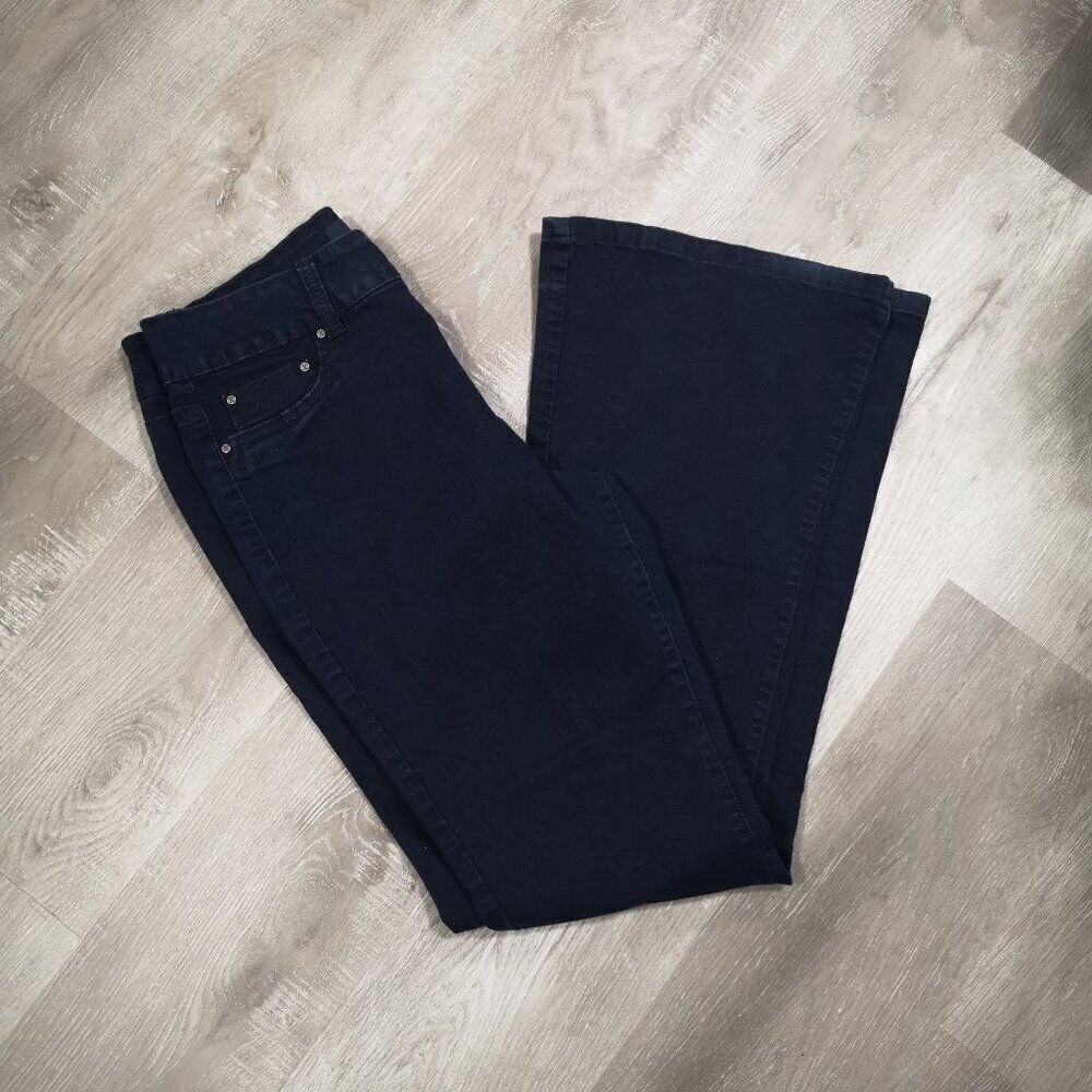 Liquid X Jeans Ladies Size 15/16 Dark Wash Flare Legs Blue Jeans - Picture 11 of 15